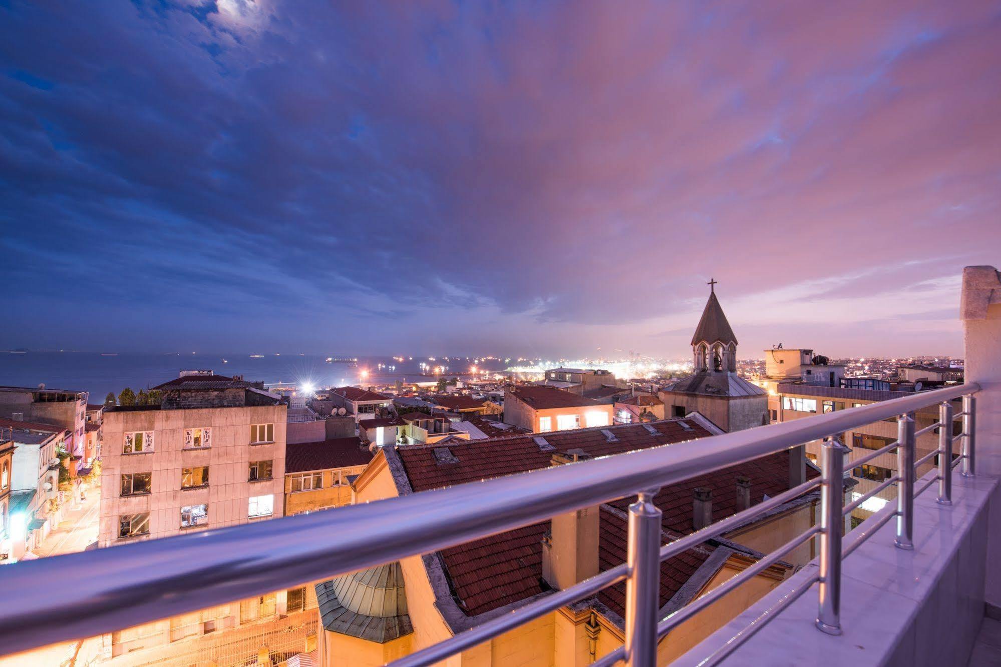 Oban Suites Istanbul Bagian luar foto